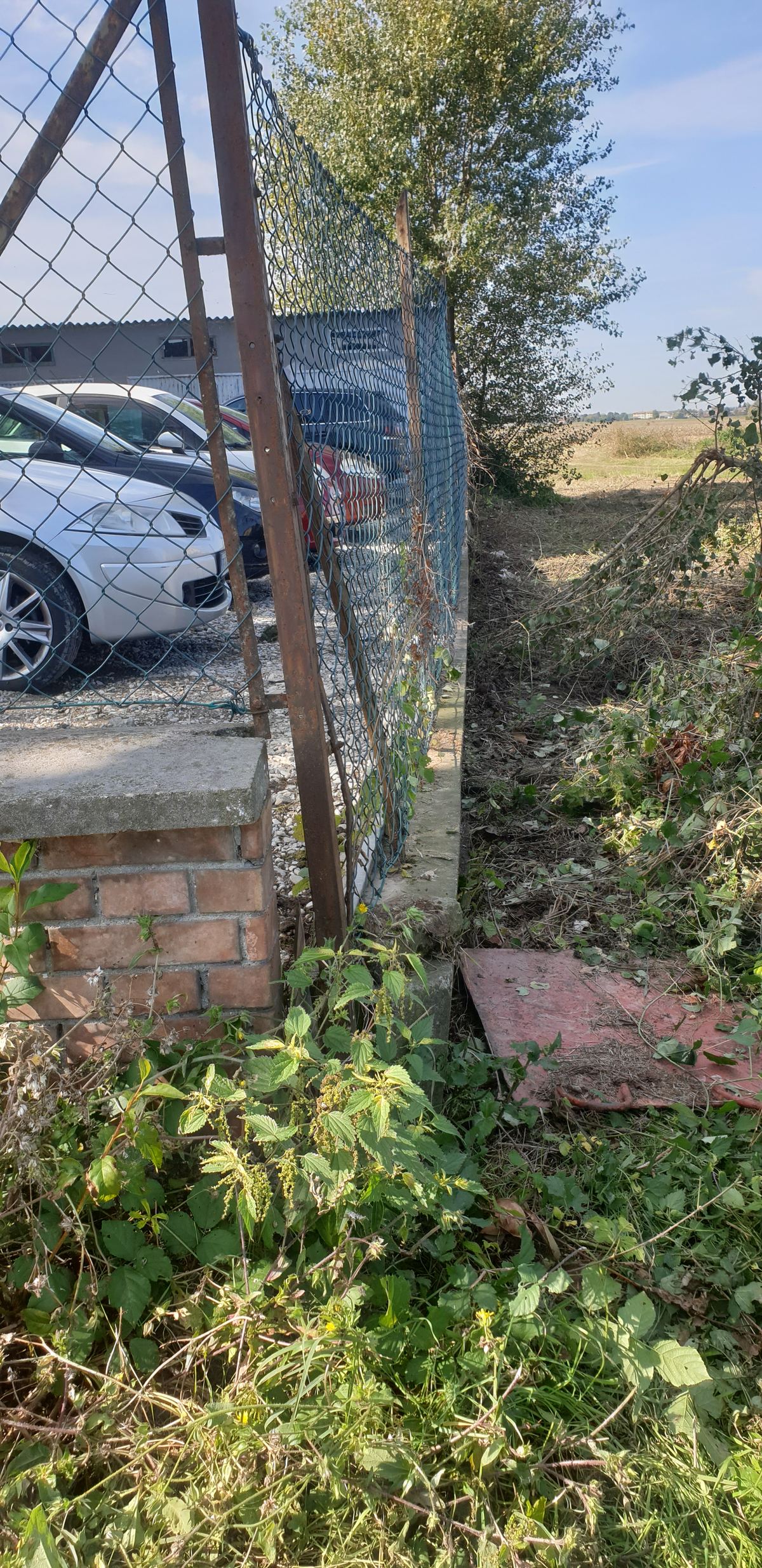 Area esterna di un edificio fotografata durante le lavorazioni